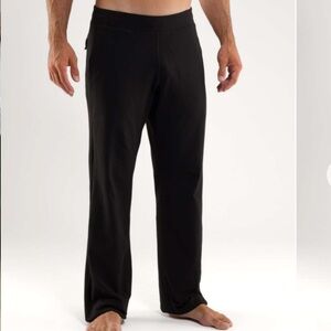 LULULEMON black Y2K kung fu pant